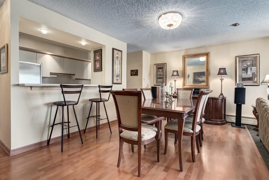 Photo 11: Photos: 1104 1100 8 Avenue SW in Calgary: Downtown West End Apartment for sale : MLS®# A1223828