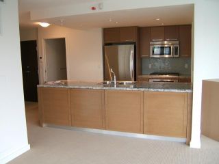 Photo 2: 1707 918 COOPERAGE Way in Vancouver: False Creek North Condo for sale in "MARINER" (Vancouver West)  : MLS®# V792475