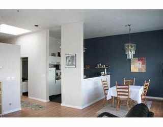 Photo 4: 303 4590 EARLES ST in Vancouver: Collingwood Vancouver East Condo for sale (Vancouver East)  : MLS®# V585844