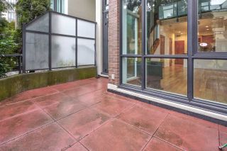 Photo 16: 111 10 RENAISSANCE Square in New Westminster: Quay Condo for sale in "MURANO LOFTS" : MLS®# R2431581