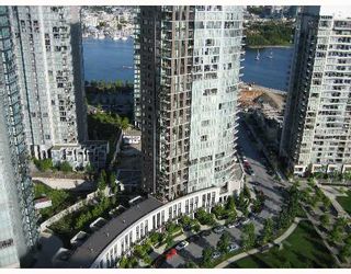 Photo 3: 3206 583 BEACH Crescent in Vancouver: False Creek North Condo for sale in "TWO PARKWEST" (Vancouver West)  : MLS®# V651259