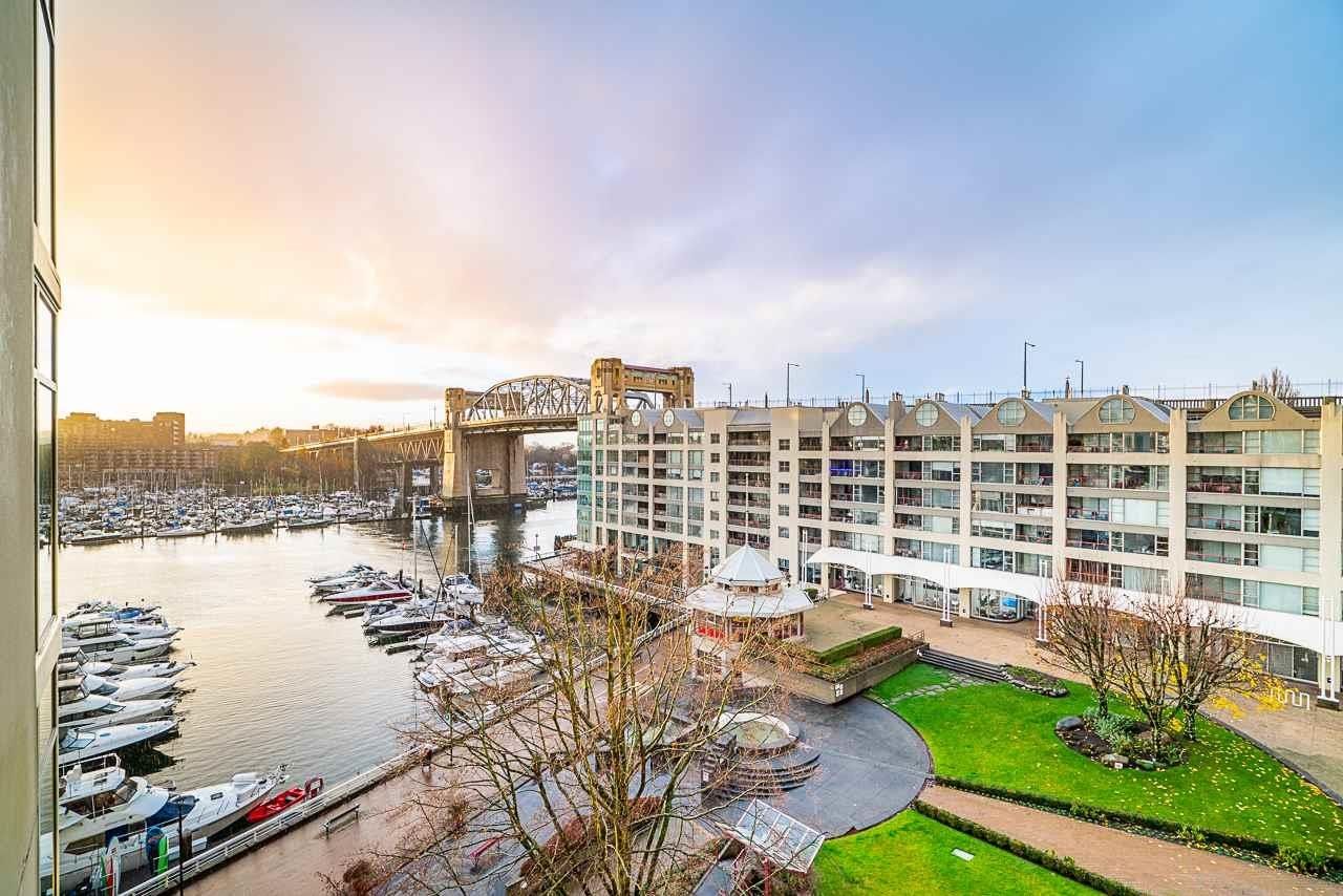 Main Photo: 506 990 BEACH Avenue in Vancouver: Yaletown Condo for sale in "1000 Beach" (Vancouver West)  : MLS®# R2762002