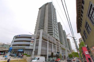 Photo 1: 1201 888 CARNARVON Street in New Westminster: Downtown NW Condo for sale in "MARINUS" : MLS®# R2279685