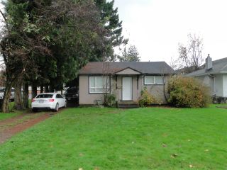 Photo 1: 9256 WOODBINE Street in Chilliwack: Chilliwack E Young-Yale House for sale : MLS®# R2123648