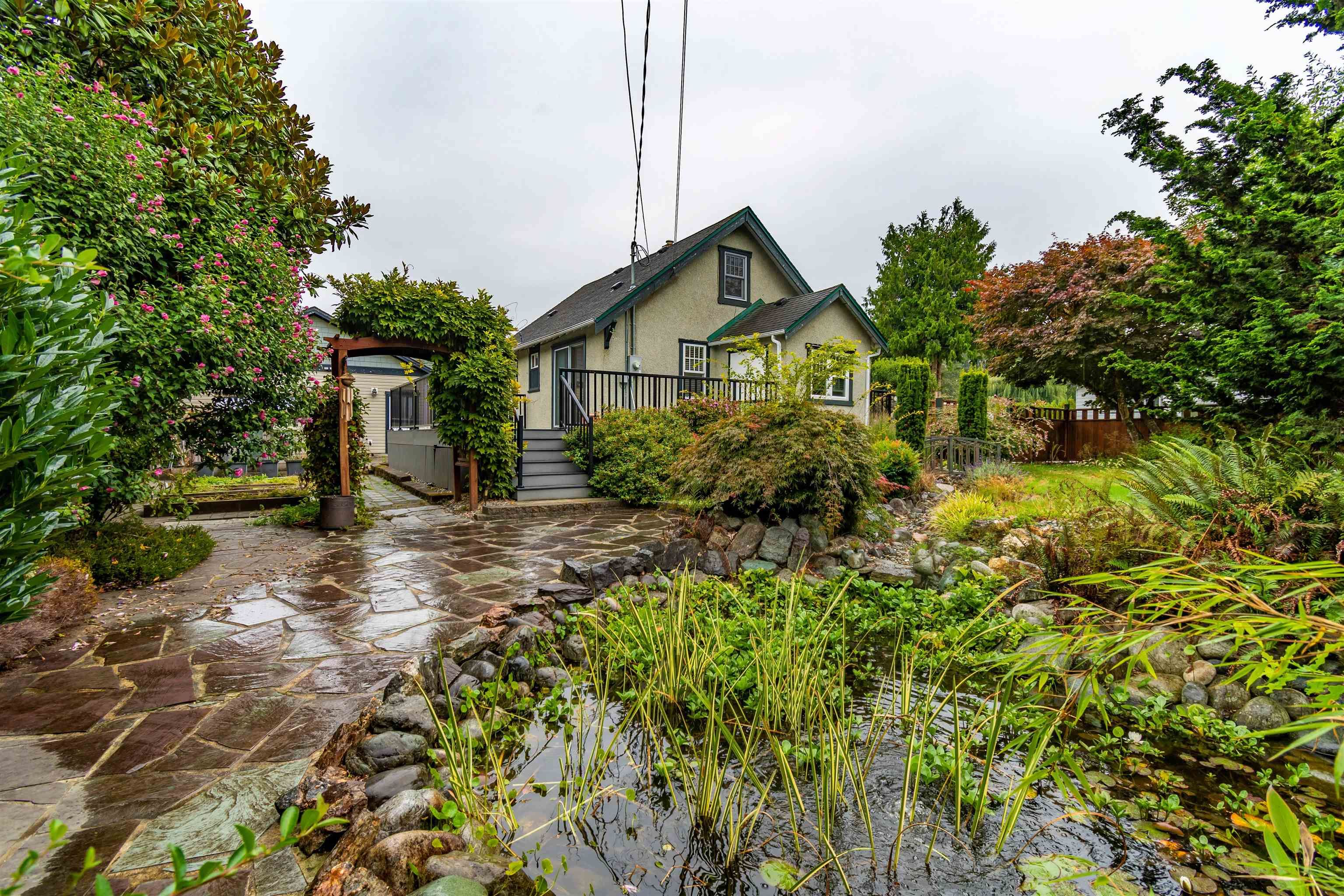 Main Photo: 10172 KENT Road in Chilliwack: Fairfield Island House for sale : MLS®# R2627444