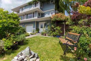 Photo 2: 1791 HARRIS Road in Squamish: Brackendale 1/2 Duplex for sale : MLS®# R2073524