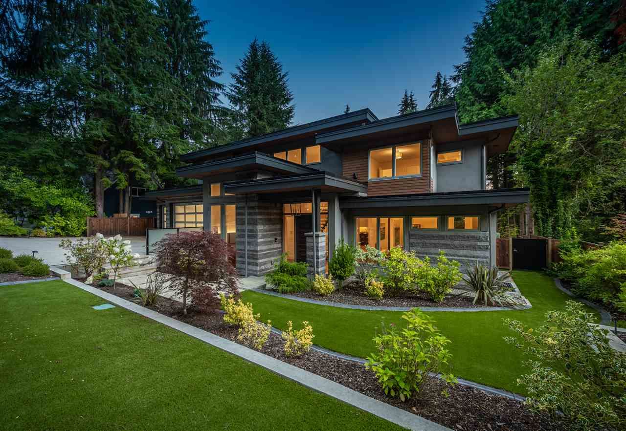 Main Photo: 350 MULGRAVE Place in West Vancouver: British Properties House for sale : MLS®# R2493893