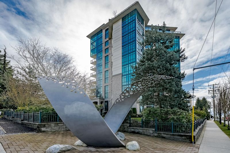 FEATURED LISTING: 803 - 14824 NORTH BLUFF Road White Rock