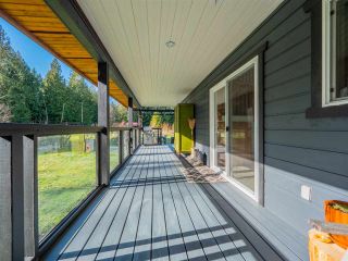 Photo 1: 1215 CHASTER Road in Gibsons: Gibsons & Area House for sale (Sunshine Coast)  : MLS®# R2541518