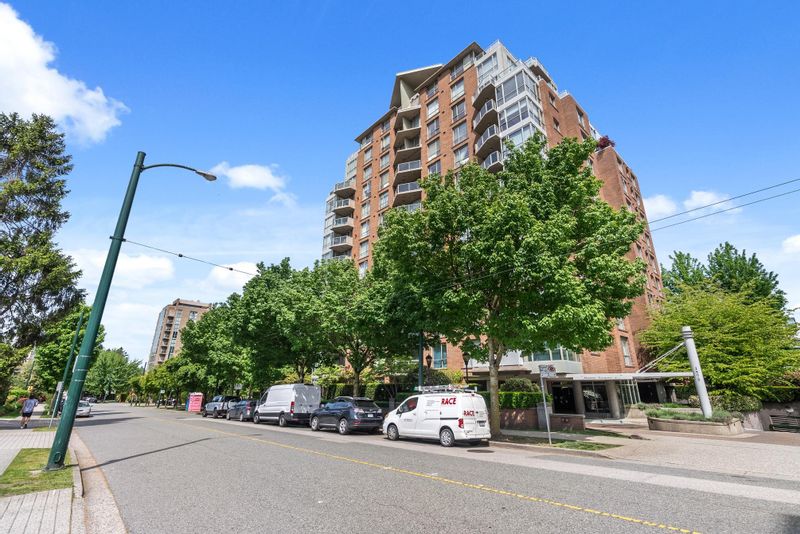 FEATURED LISTING: 606 - 1575 10TH Avenue West Vancouver