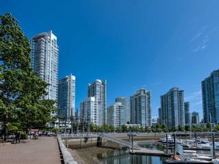Photo 19: 302 1111 MARINASIDE Crescent in Vancouver: Yaletown Condo for sale in "AQUARIUS" (Vancouver West)  : MLS®# R2684734