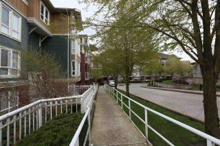 Photo 13: 307 14 E ROYAL AVENUE in New Westminster: Fraserview NW Condo for sale : MLS®# R2157525