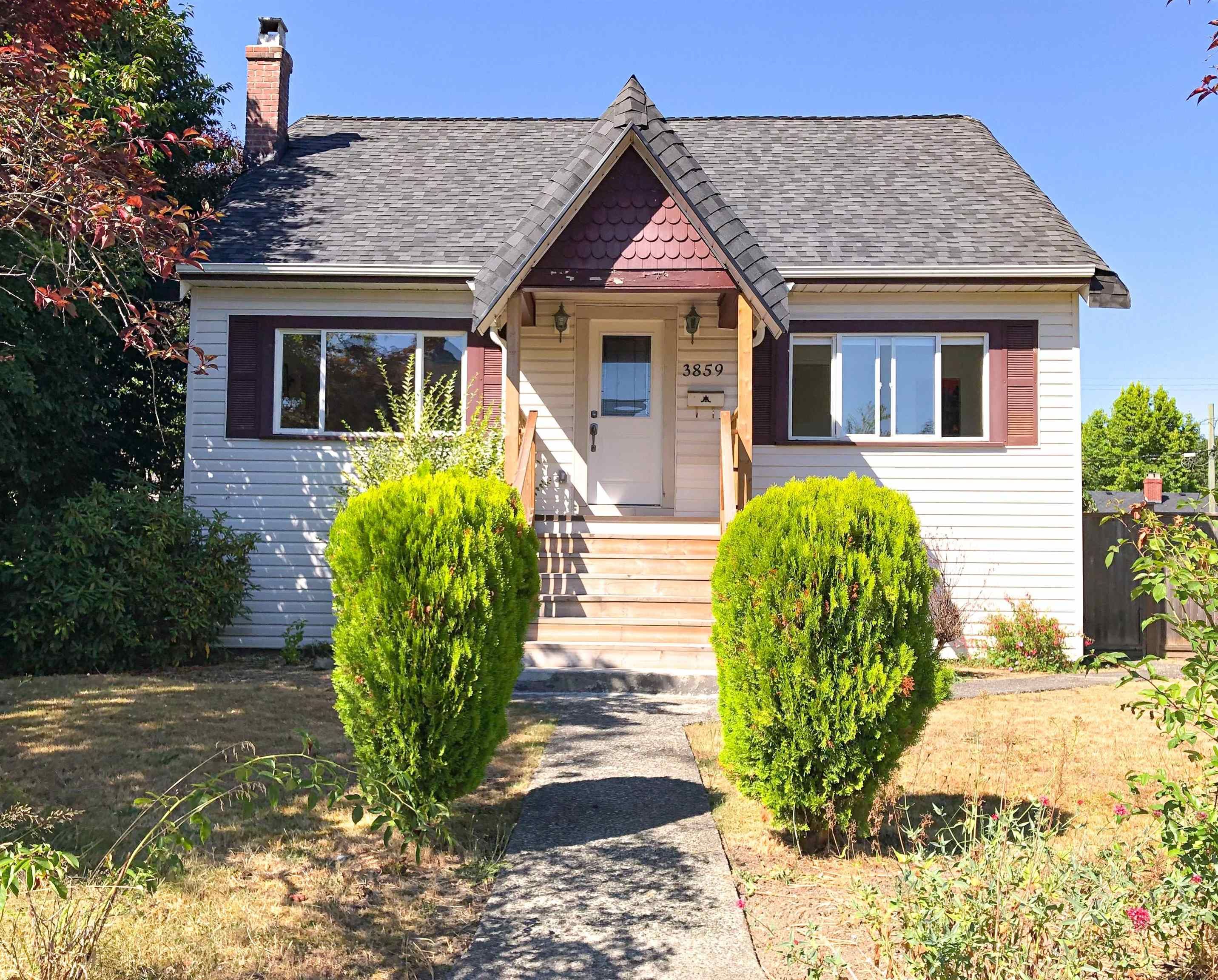 Main Photo: 3859 TRIUMPH Street in Burnaby: Vancouver Heights House for sale (Burnaby North)  : MLS®# R2718030
