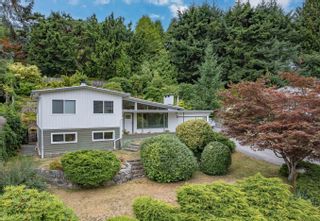 Photo 1: 569 ST. GILES Road in West Vancouver: Glenmore House for sale : MLS®# R2879766