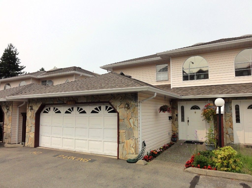 Main Photo: 12025 68TH Avenue in Surrey: West Newton Townhouse for sale in "GLENWOOD VILLAGE HEIGHTS" : MLS®# F1446618