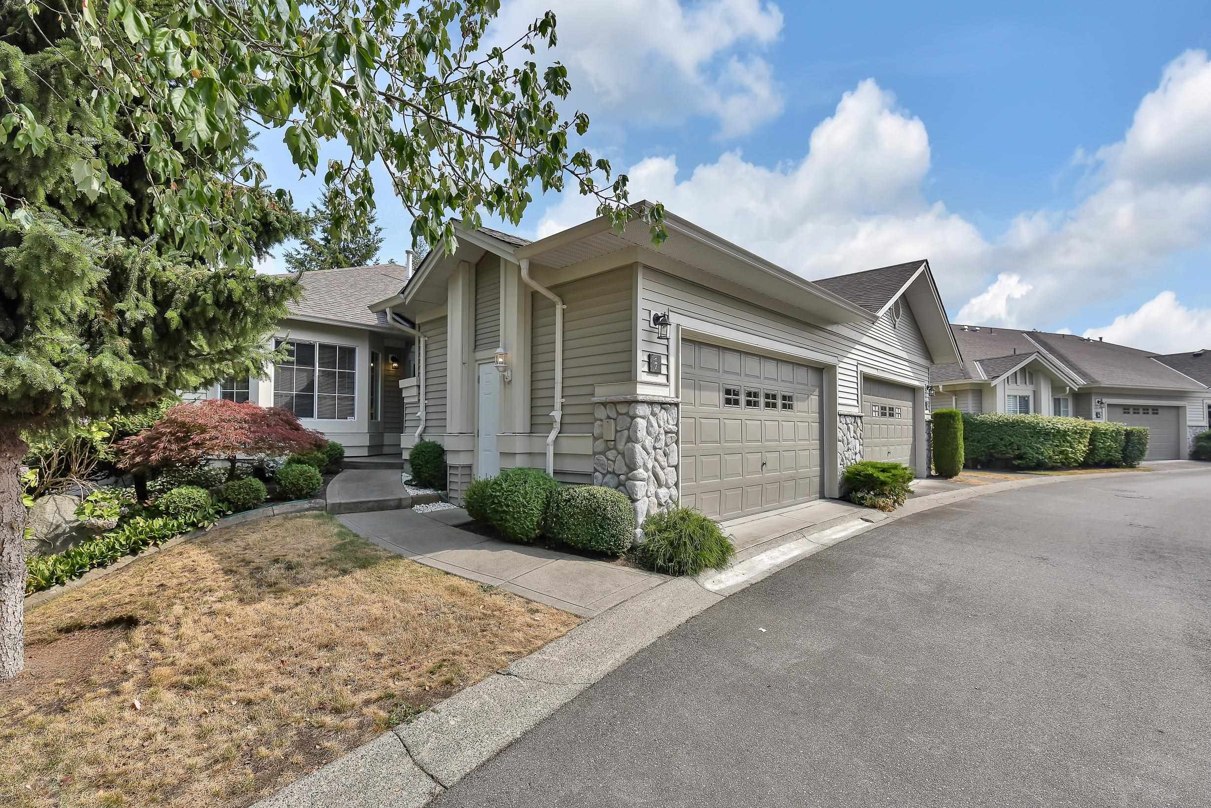Main Photo: 7 16888 80 Avenue in Surrey: Fleetwood Tynehead Townhouse for sale in "STONECROFT" : MLS®# R2610789