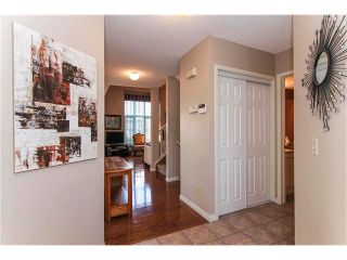 Photo 3: 332 SANDRINGHAM Road NW in Calgary: Sandstone Valley House for sale : MLS®# C4043557