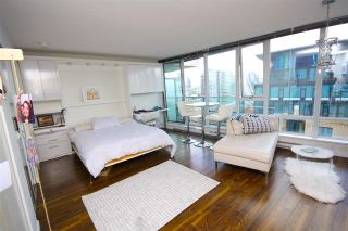 Photo 2: 2306 233 ROBSON Street in Vancouver: Downtown VW Condo for sale in "TV TOWERS 2" (Vancouver West)  : MLS®# R2324386