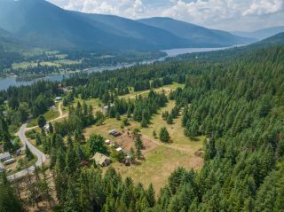 Photo 1: 705 HOLT ROAD in Kokanee Creek to Balfour: Retail for sale : MLS®# 2472438