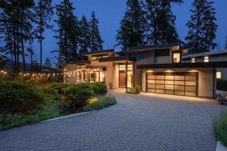 Photo 2: 425 WESTHOLME Road in West Vancouver: West Bay House for sale : MLS®# R2799843