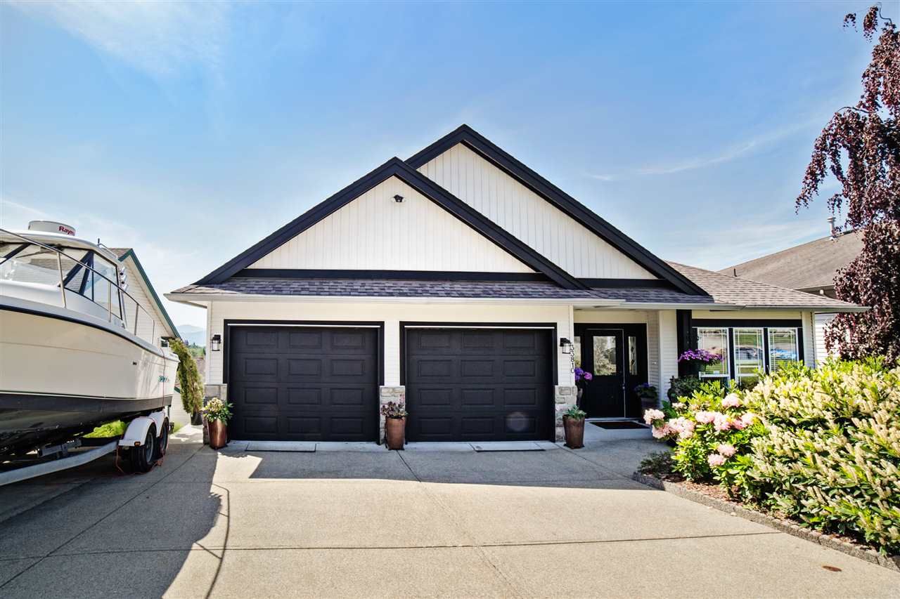 Main Photo: 33810 CHERRY Avenue in Mission: Mission BC House for sale : MLS®# R2267837