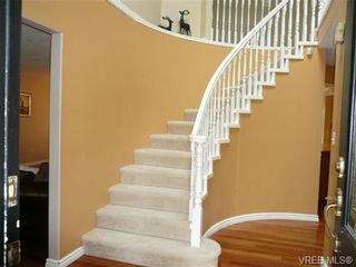 Photo 11: 885 Maltwood Terr in VICTORIA: SE Broadmead House for sale (Saanich East)  : MLS®# 711299
