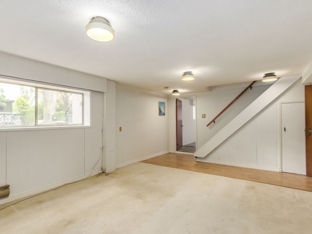 Photo 13: Photos: 1031 E 21ST Avenue in Vancouver: Fraser VE House for sale in "CEDAR COTTAGE" (Vancouver East)  : MLS®# R2000939