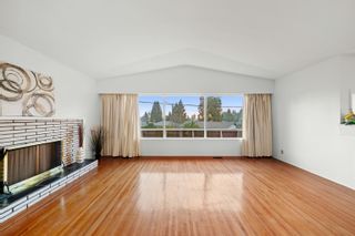 Photo 4: 997 WALLACE Wynd in Port Moody: Glenayre House for sale : MLS®# R2836606
