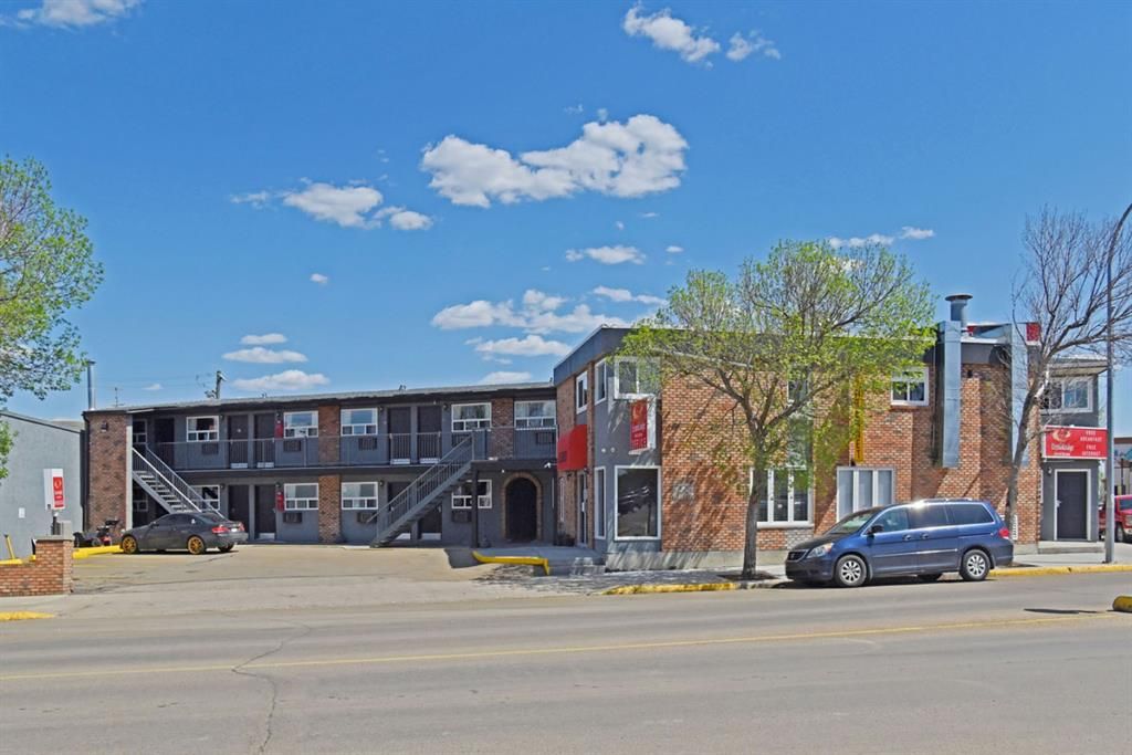 Main Photo: 392 Centre Street: Drumheller Business for sale : MLS®# A1219054