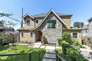 Photo 1: 255 N KOOTENAY Street in Vancouver: Hastings Sunrise House for sale (Vancouver East)  : MLS®# R2425740