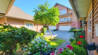 Photo 4: 21 5201 OAKMOUNT Crescent in Burnaby: Oaklands Townhouse for sale (Burnaby South)  : MLS®# R2744761