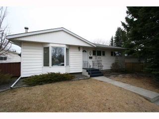 Photo 2: 28 HARROW Crescent SW in CALGARY: Haysboro Residential Detached Single Family for sale (Calgary)  : MLS®# C3419230