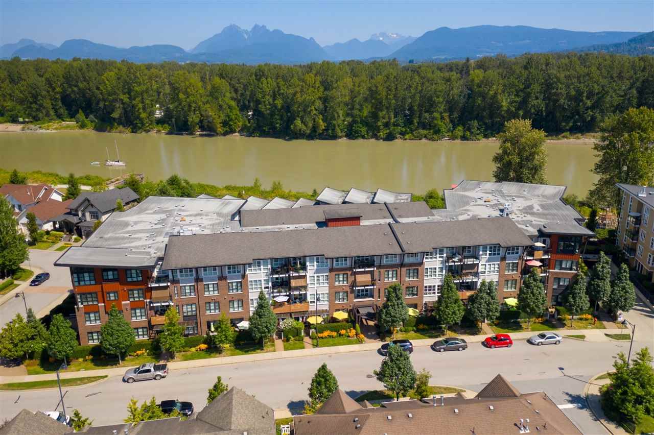 Main Photo: 309 23215 BILLY BROWN Road in Langley: Fort Langley Condo for sale in "WATERFRONT at Bedford Landing" : MLS®# R2472976