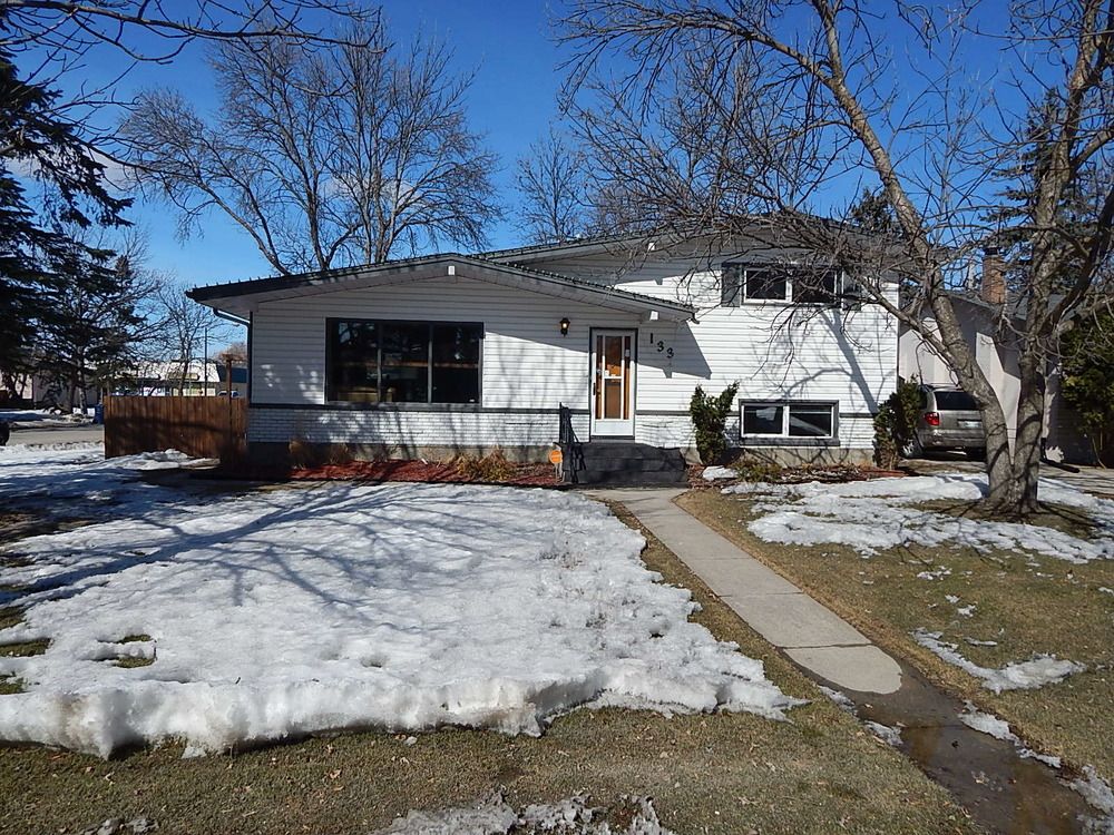 Main Photo: 133 Wordsworth Way in Winnipeg: House for sale : MLS®# 1806575