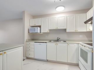Photo 14: 209 2558 PARKVIEW Lane in Port Coquitlam: Central Pt Coquitlam Condo for sale in "THE CRESCENT" : MLS®# R2734225