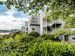 Photo 41: 313 60 RICHMOND Street in New Westminster: Fraserview NW Condo for sale in "GATEHOUSE PLACE" : MLS®# R2500986