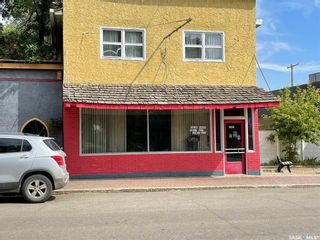 Photo 1: 407 Main Street in Gravelbourg: Commercial for sale : MLS®# SK942967