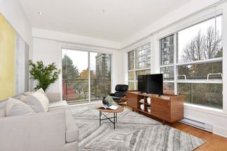 Photo 2: 306 2128 W 40TH Avenue in Vancouver: Kerrisdale Condo for sale in "KERRISDALE GARDENS" (Vancouver West)  : MLS®# R2419404