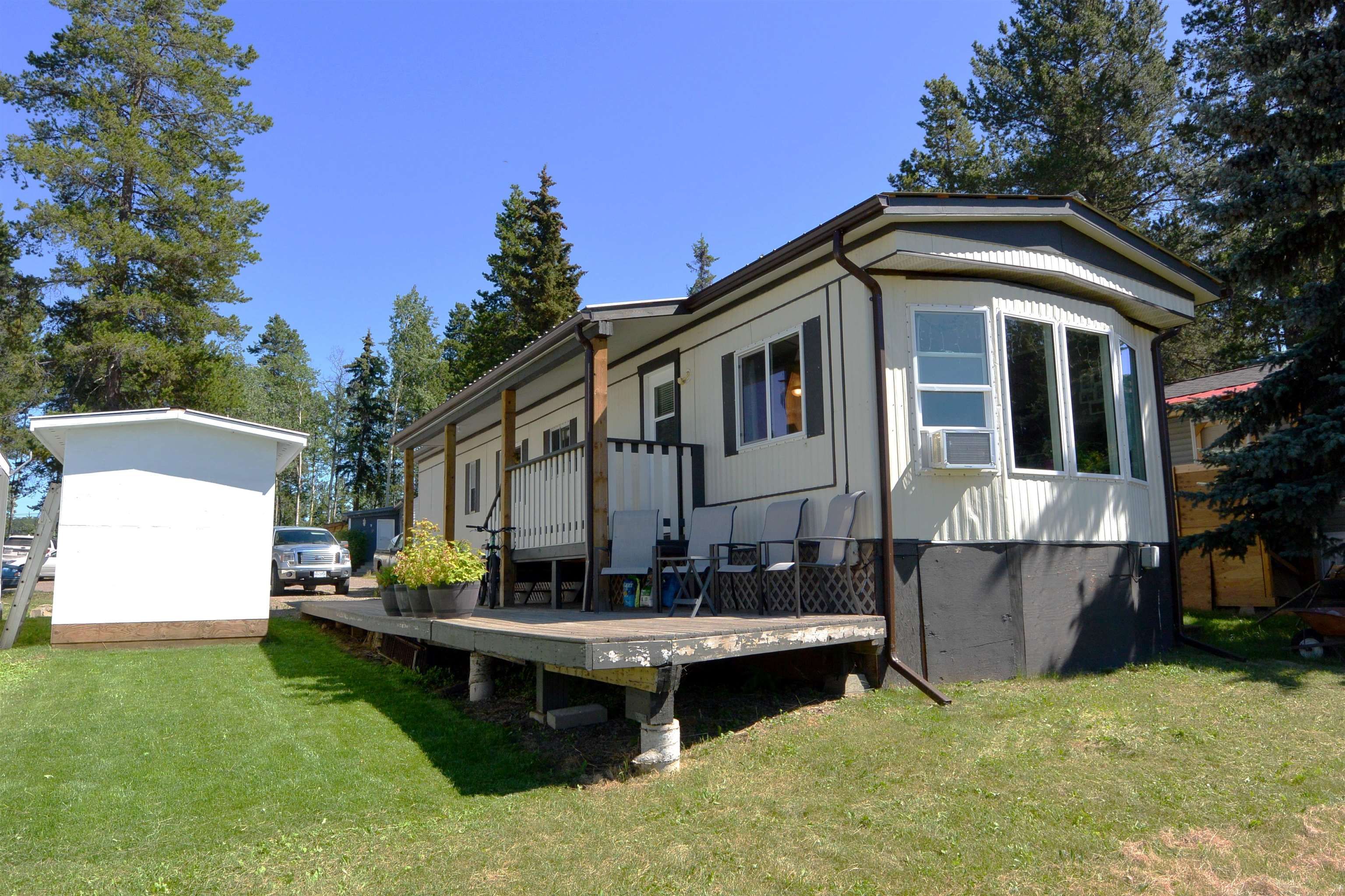 Main Photo: 13 95 LAIDLAW Road in Smithers: Smithers - Rural Manufactured Home for sale (Smithers And Area)  : MLS®# R2713480