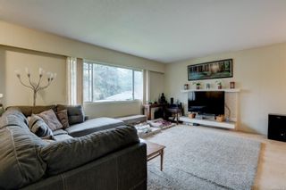 Photo 2: 541 Laren Rd in Colwood: Co Wishart North House for sale : MLS®# 892334
