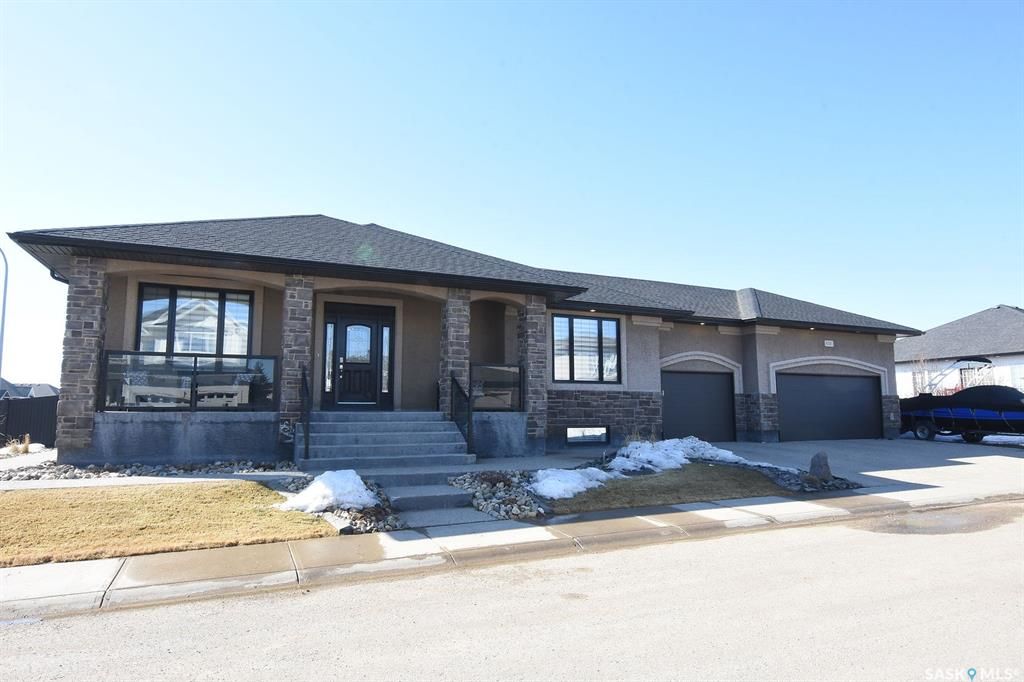 Main Photo: 8081 Wascana Gardens Crescent in Regina: Wascana View Residential for sale : MLS®# SK764523