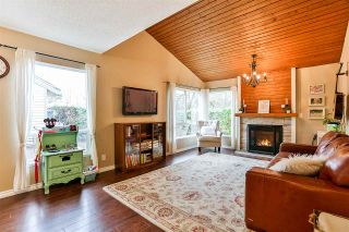 Photo 6: 6187 E GREENSIDE DRIVE in Surrey: Cloverdale BC Townhouse for sale (Cloverdale)  : MLS®# R2237894