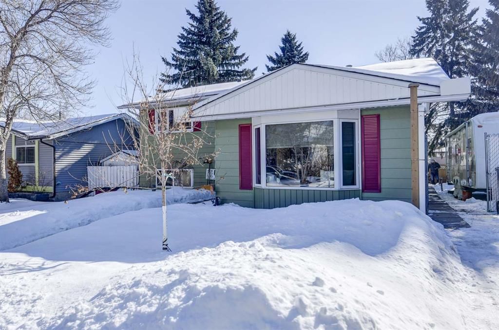 Main Photo: 311 Lynnview Way SE in Calgary: Ogden Detached for sale : MLS®# A1073491