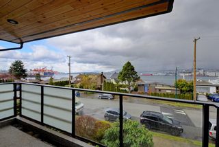 Photo 4: 306 2336 WALL Street in Vancouver: Hastings Condo for sale in "Harbour Shores" (Vancouver East)  : MLS®# R2250554