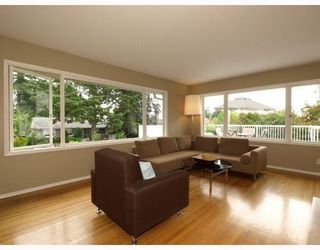 Photo 3: 1253 Sutherland Avenue in North Vancouver: Boulevard House for sale : MLS®# V785862