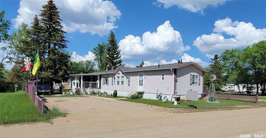 Main Photo: 19 Brentwood Trailer Court in Unity: Residential for sale : MLS®# SK924863
