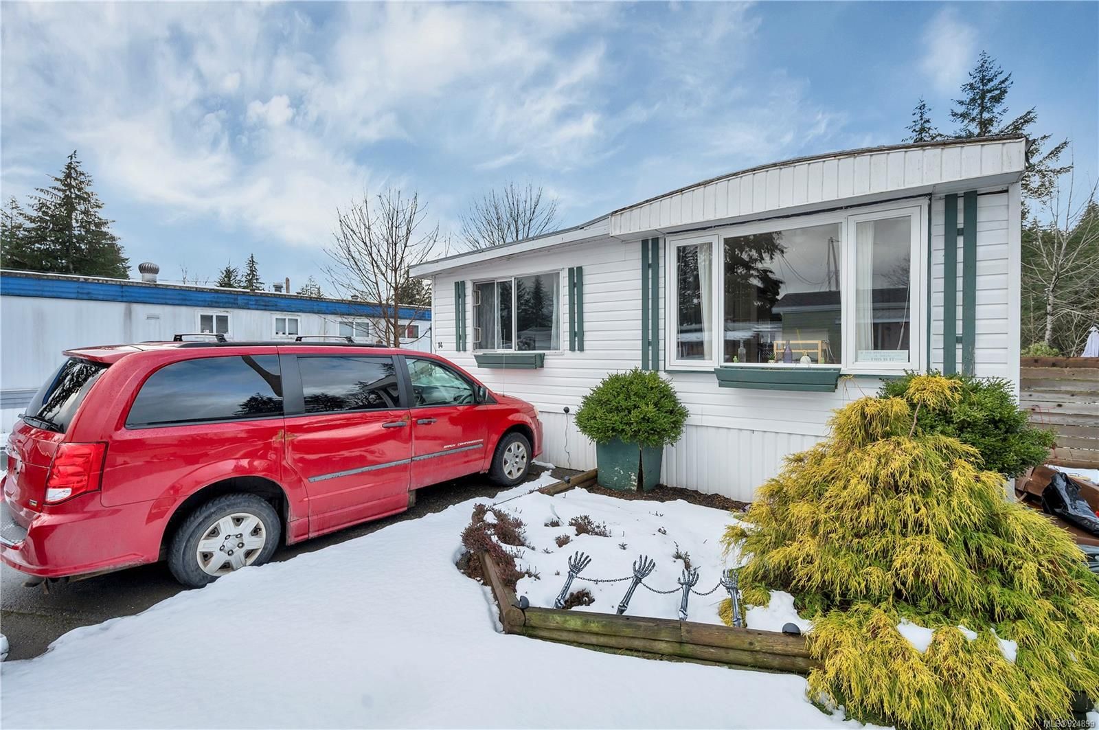 Main Photo: 14 2520 Quinsam Rd in Campbell River: CR Campbell River West Manufactured Home for sale : MLS®# 924899