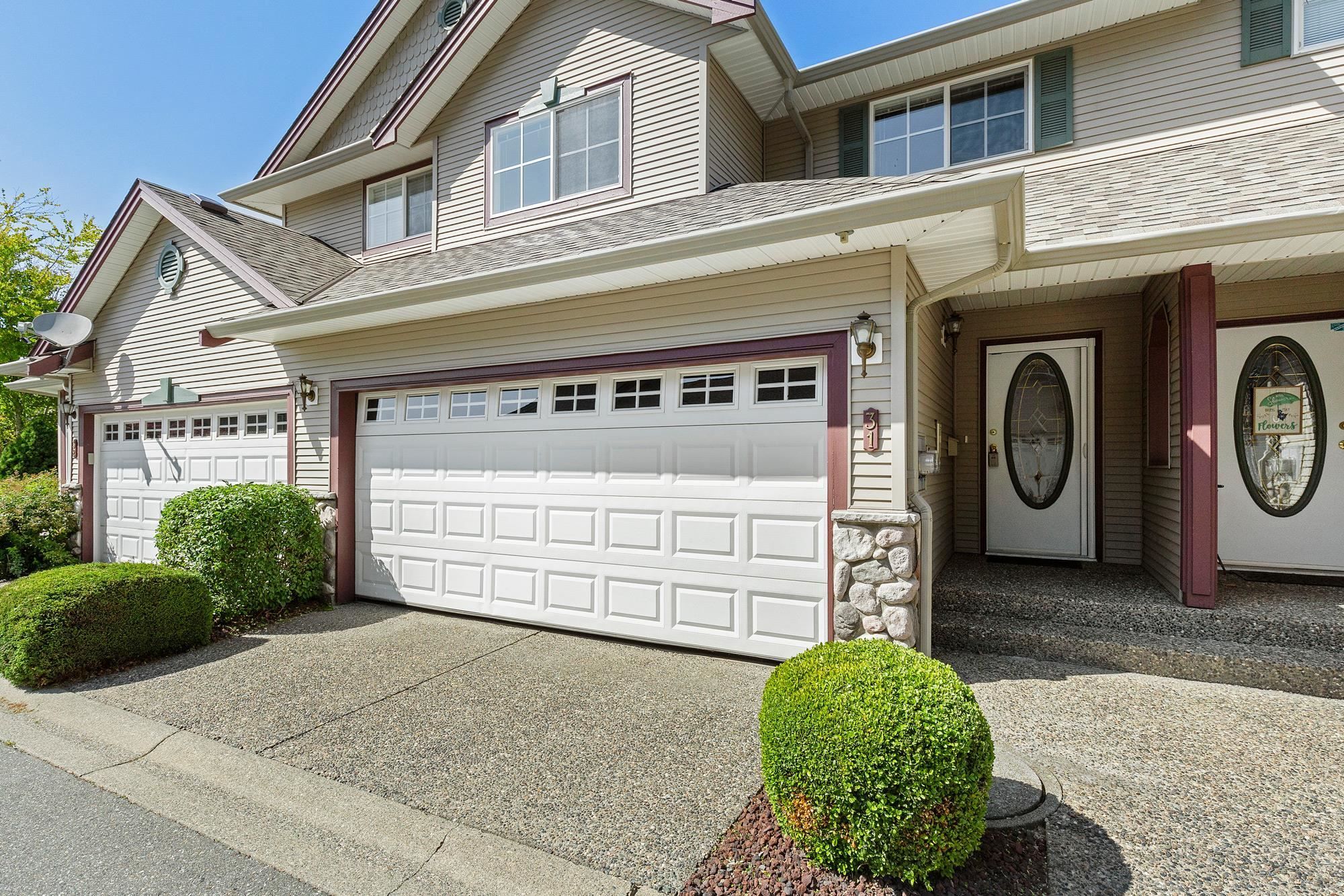 Main Photo: 31 46360 VALLEYVIEW Road in Sardis: Promontory Townhouse for sale in "Apple Creek" : MLS®# R2784621