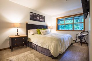 Photo 3: 418 4800 SPEARHEAD Drive in Whistler: Benchlands Condo for sale in "Aspens" : MLS®# R2236924