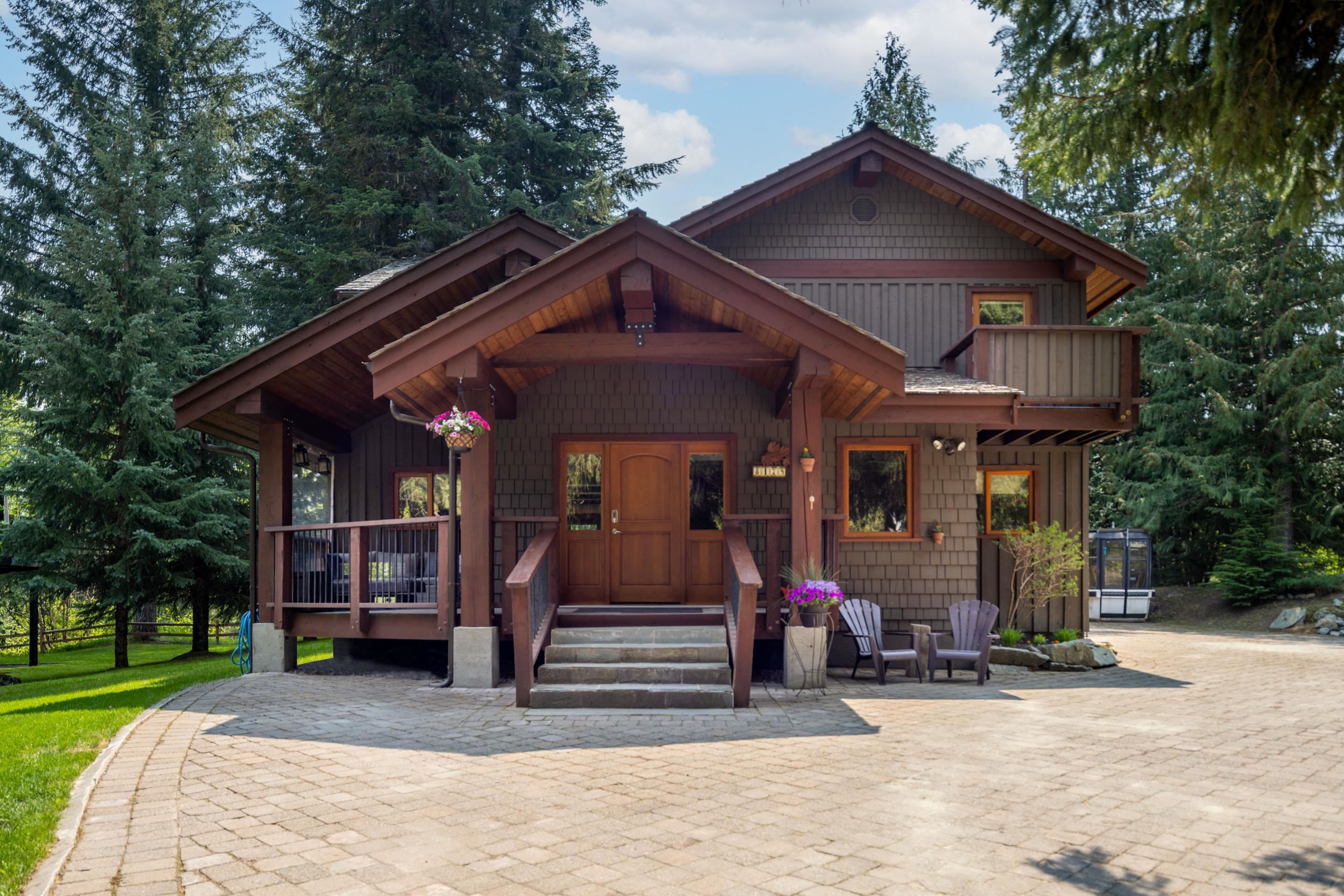 Main Photo: 8179 MEADOW Lane in Whistler: Alpine Meadows House for sale in "Alpine Meadows" : MLS®# R2779638